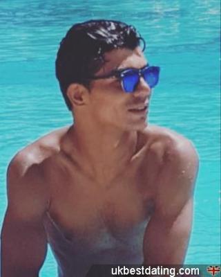 eliestn94 - date a English, 100% free eliestn94