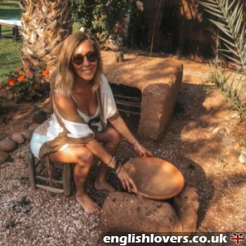 fleure10 spoofed photo banned on englishlovers.co.uk fleure10 spoofed photo banned on englishlovers.co.uk